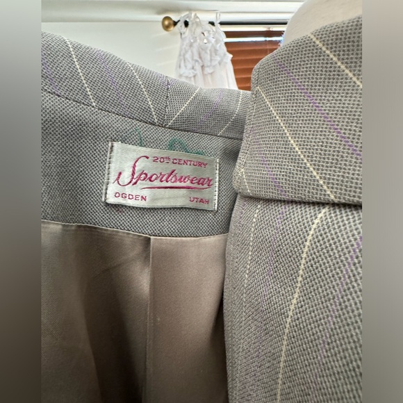 vintage 1940s suit set// FOUR PIECE grey + purple pinstripe - Picture 4 of 16